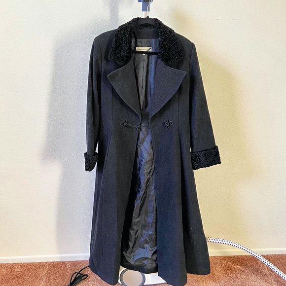 Paddington Exclusive Blended Wool Cashmere Coat - Picture 2 of 7